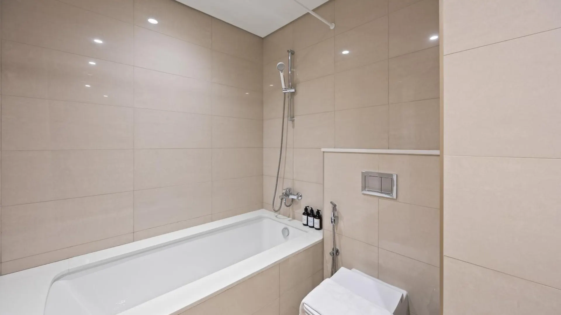 Luxury Apartment With Burj Khalifa View 8 Mins To Dubai Mall
