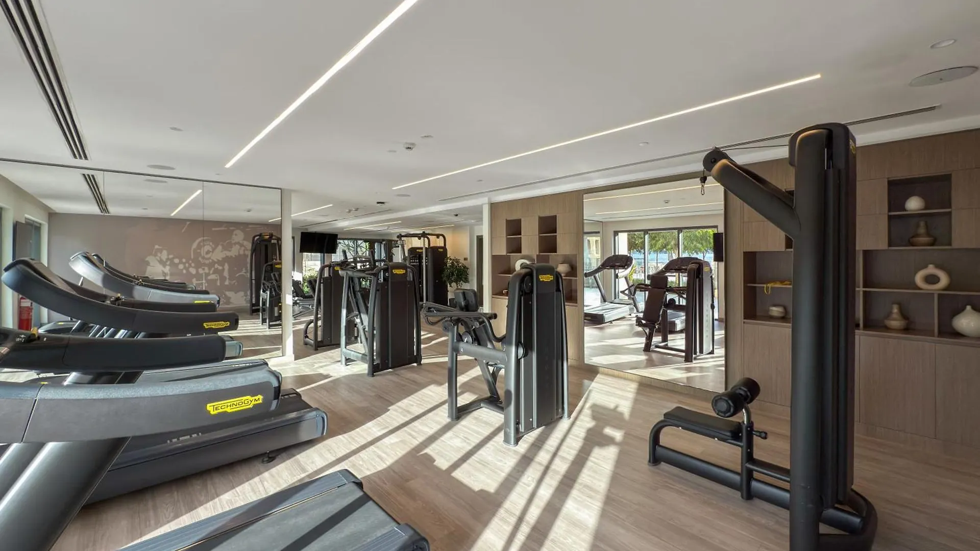 Luxury Apartment With Burj Khalifa View 8 Mins To Dubai Mall 0*,  United Arab Emirates