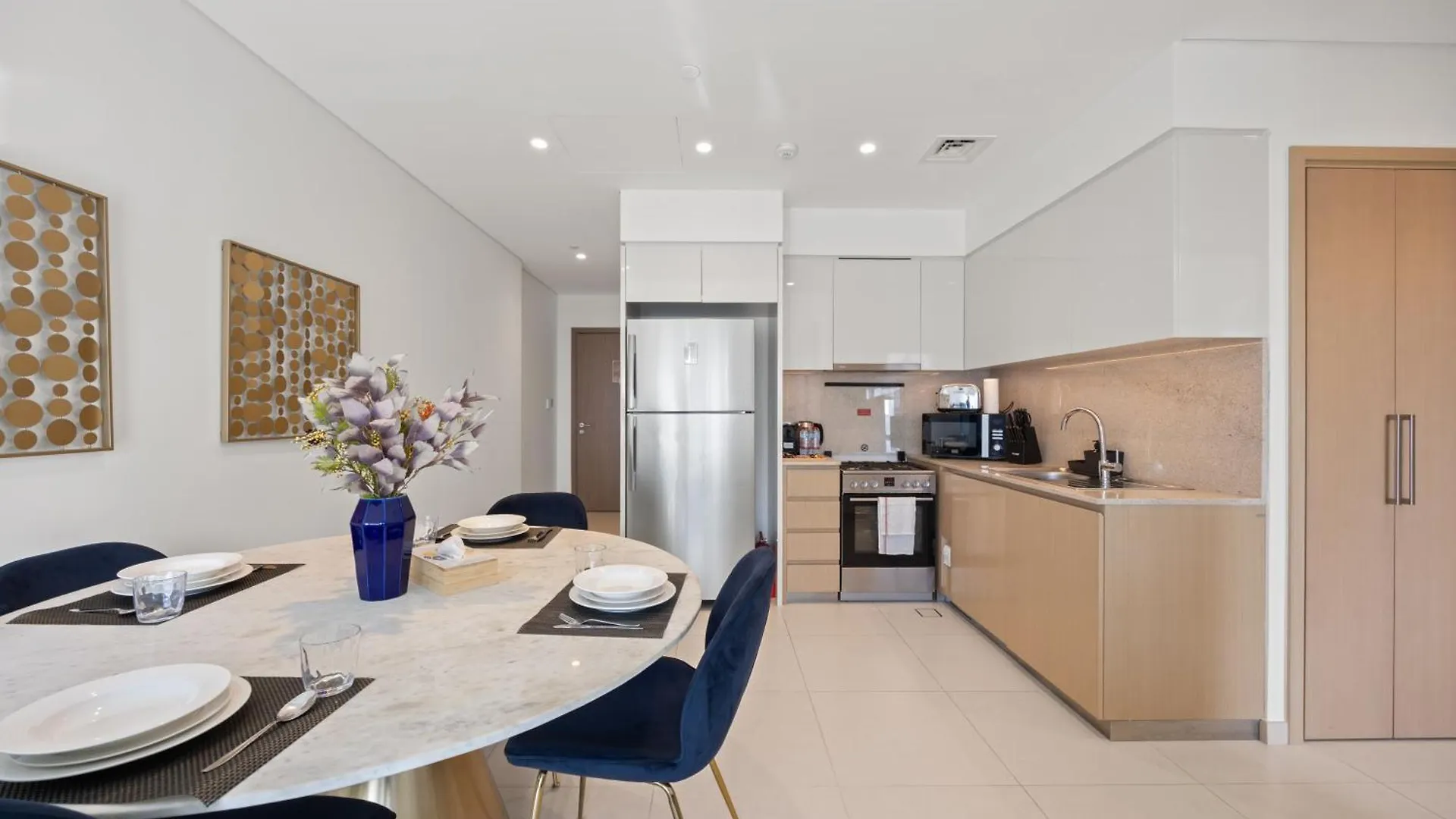 Luxury Apartment With Burj Khalifa View 8 Mins To Dubai Mall 0*,  United Arab Emirates