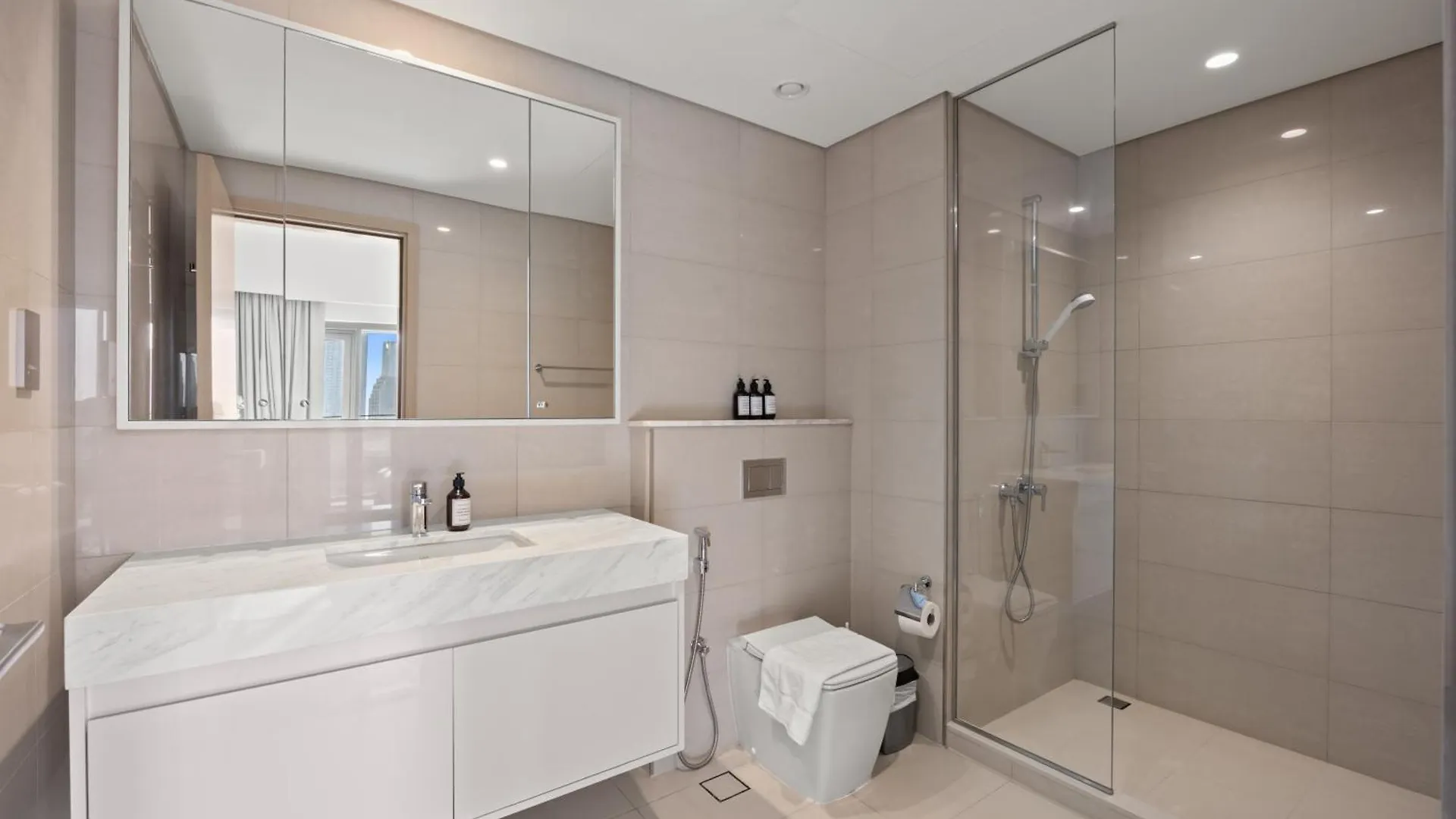 Luxury Apartment With Burj Khalifa View 8 Mins To Dubai Mall
