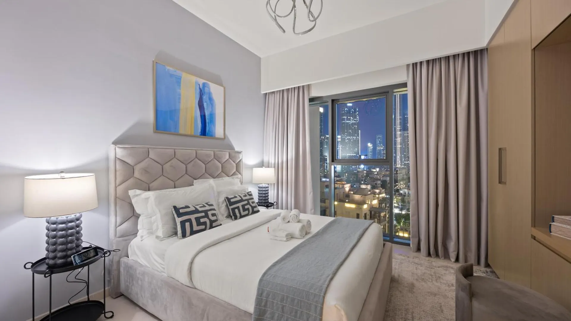 Luxury Apartment With Burj Khalifa View 8 Mins To Dubai Mall