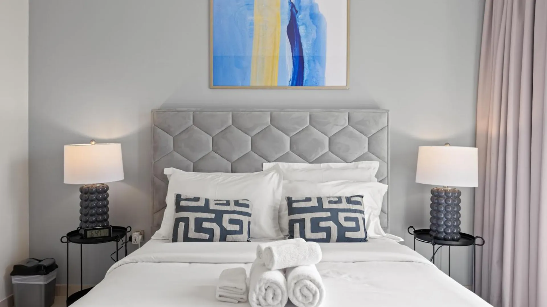 Luxury Apartment With Burj Khalifa View 8 Mins To Dubai Mall