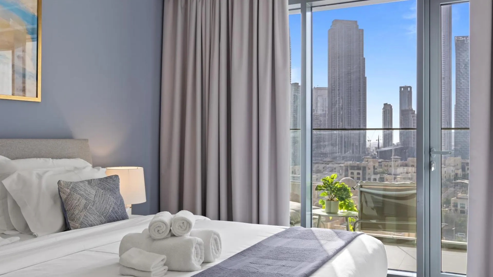 Luxury Apartment With Burj Khalifa View 8 Mins To Dubai Mall