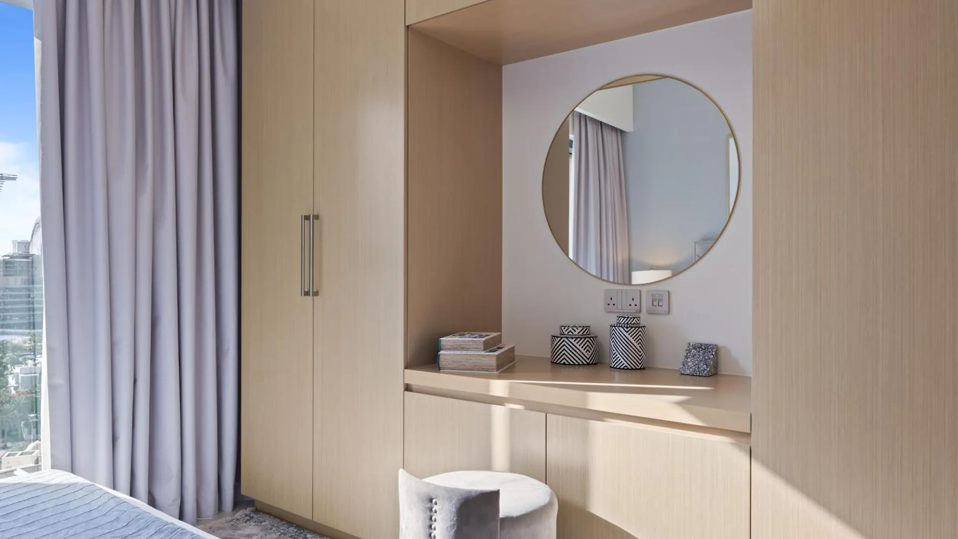 Luxury Apartment With Burj Khalifa View 8 Mins To Dubai Mall